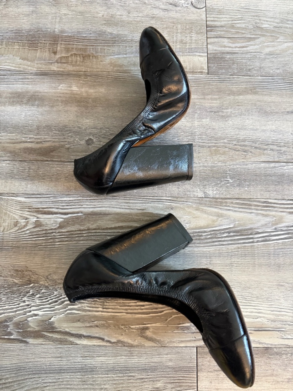 CHANEL Black Leather Block Heel Pumps with Quilted CC Motif - Picture 11 of 12